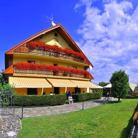 Penzion Una Липтовски-Микулаш Экстерьер фото